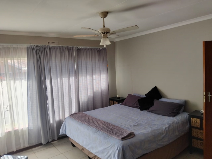 2 Bedroom Property for Sale in Flamwood North West